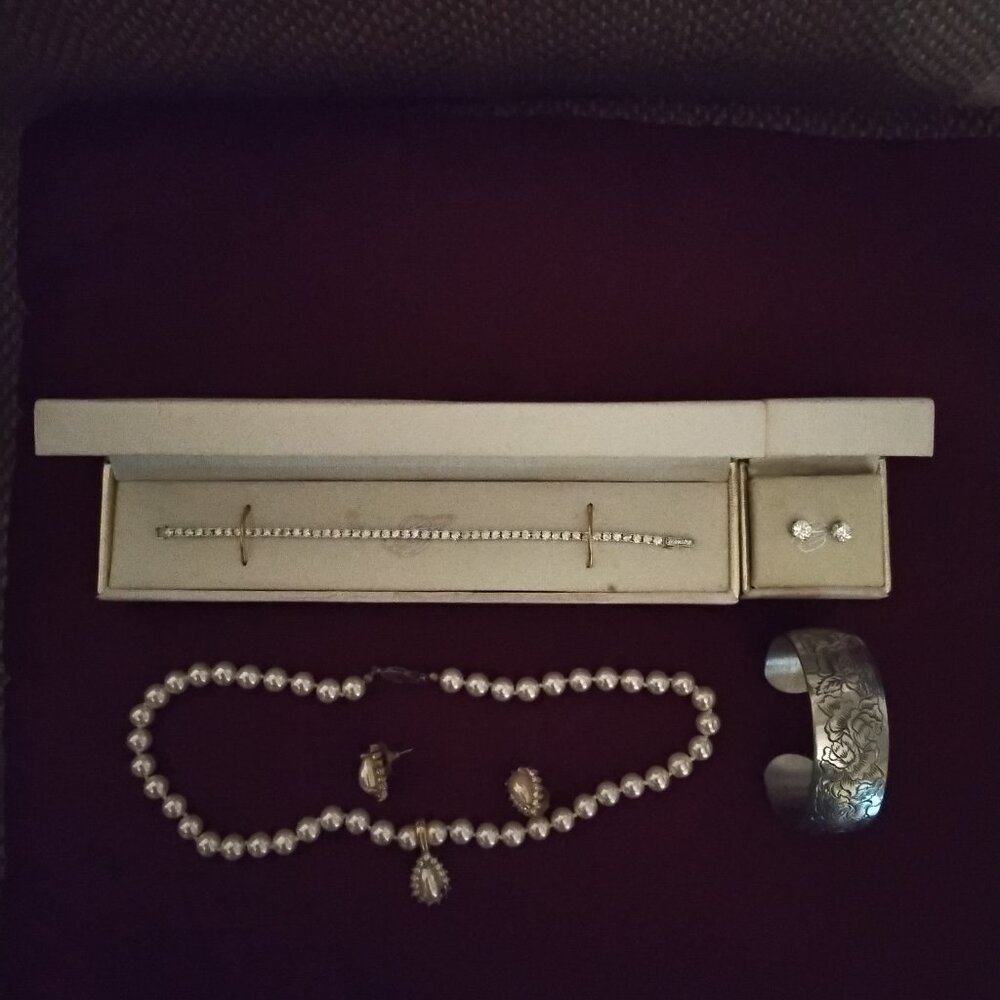 Treasure trove of jewelry--gifts for all your nieces!